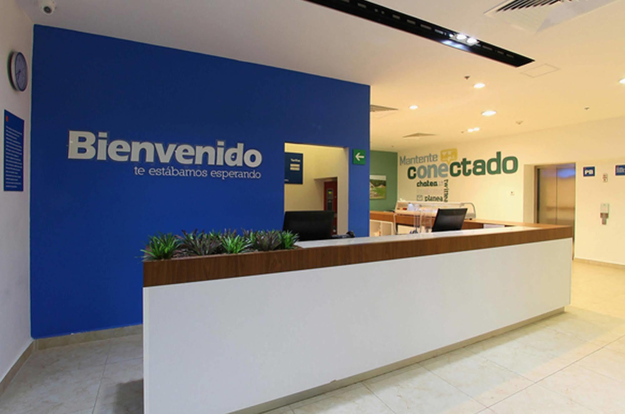 One Irapuato Hotel Exterior photo